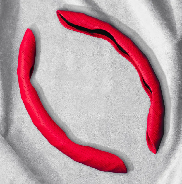 P65 Couvre volant cuir rouge